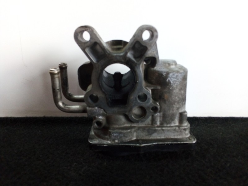 Recambio de valvula egr para nissan atleon 3.0 td referencia OEM IAM 14710MA70A-1501000011-11J150130  5.PINES