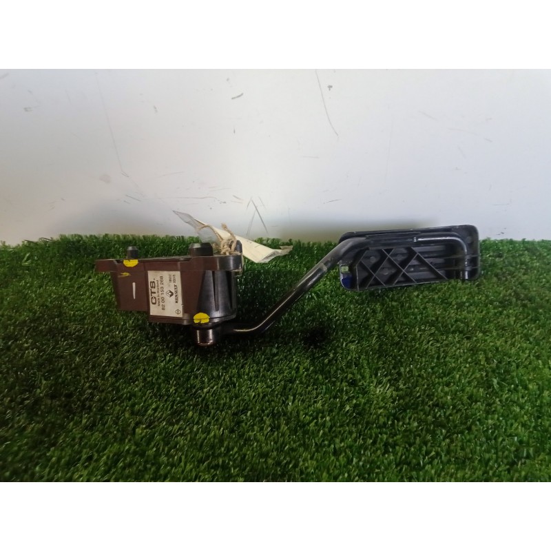 Recambio de pedal acelerador para renault scenic ii referencia OEM IAM 8200153268  