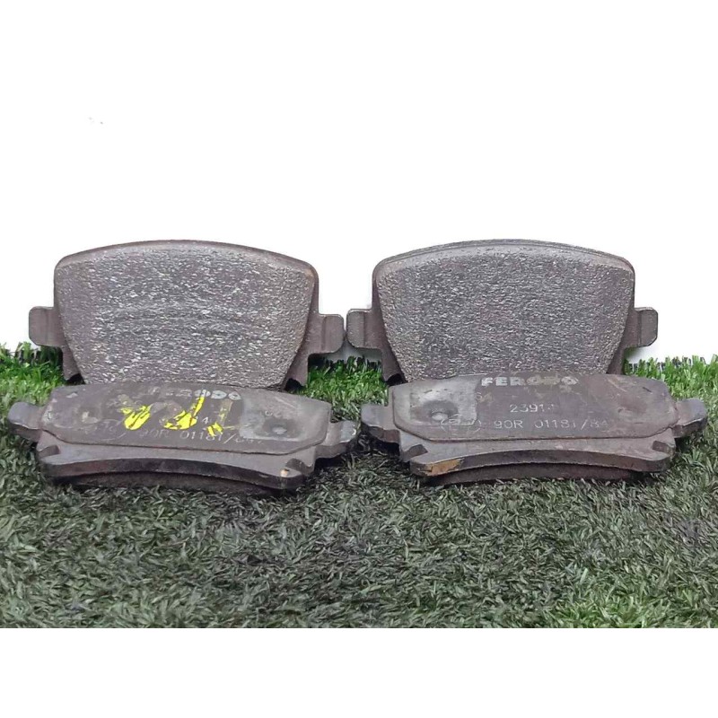 Recambio de pastillas frenos delanteras para volkswagen passat berlina (3c2) 1.9 tdi referencia OEM IAM   