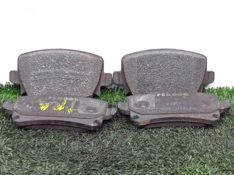 Recambio de pastillas frenos delanteras para volkswagen passat berlina (3c2) 1.9 tdi referencia OEM IAM   