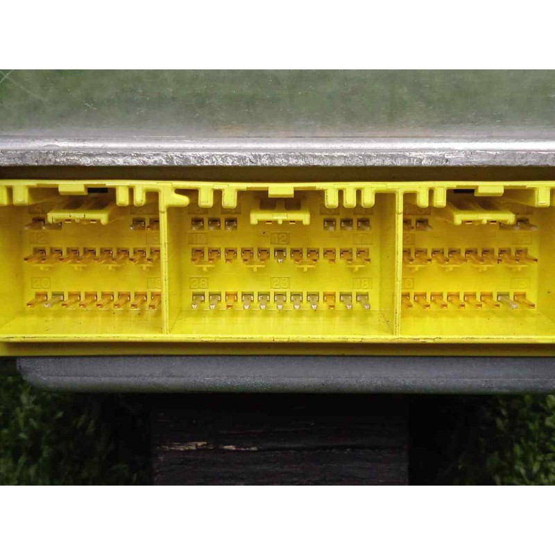 Recambio de centralita airbag para toyota corolla verso (r1) 2.0 turbodiesel cat referencia OEM IAM 235731103-891700F240 CON.TAR