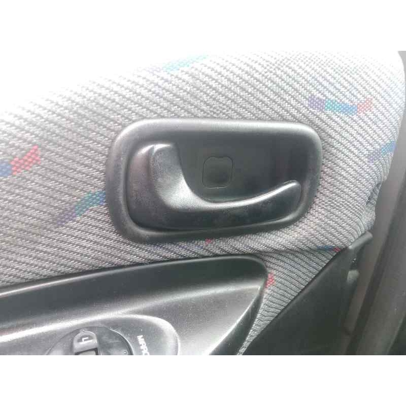 Recambio de maneta interior delantera izquierda para hyundai h 1 2.5 turbodiesel referencia OEM IAM   