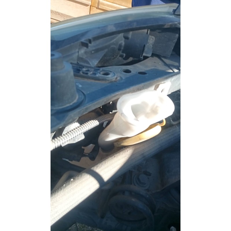 Recambio de deposito limpia para renault clio iii 1.2 referencia OEM IAM   