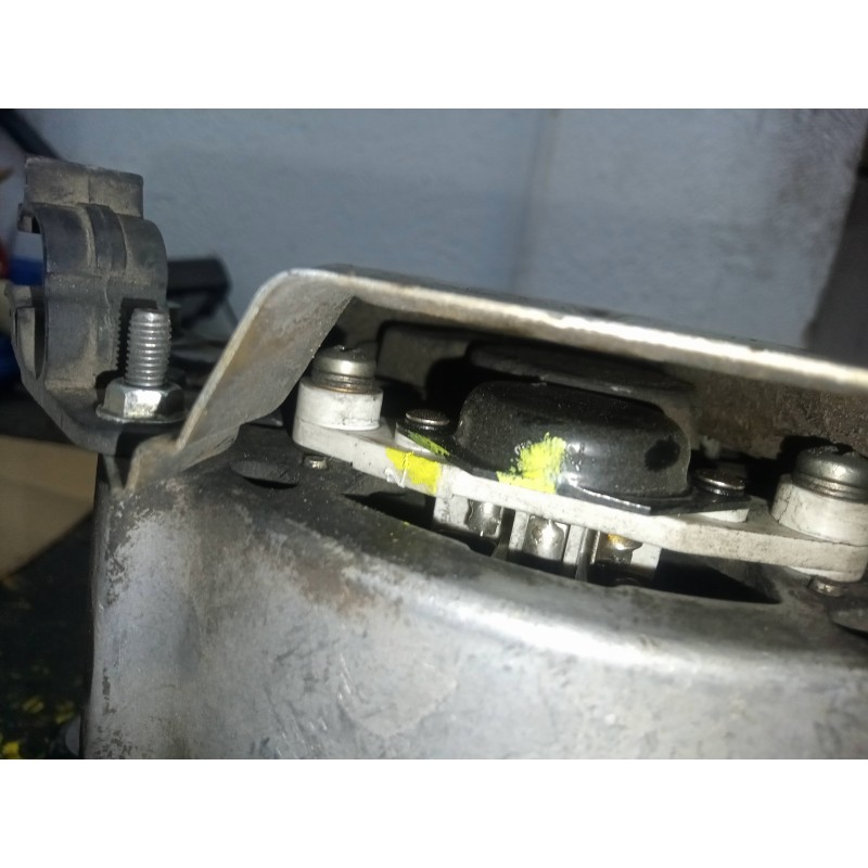 Recambio de alternador para lancia delta 1.9 turbodiesel cat referencia OEM IAM 0120469939 90AH - BOSCH POLEA.FIJA - 5.CANALES