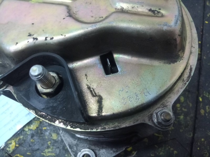 Recambio de alternador para lancia delta 1.9 turbodiesel cat referencia OEM IAM 0120469939 90AH - BOSCH POLEA.FIJA - 5.CANALES