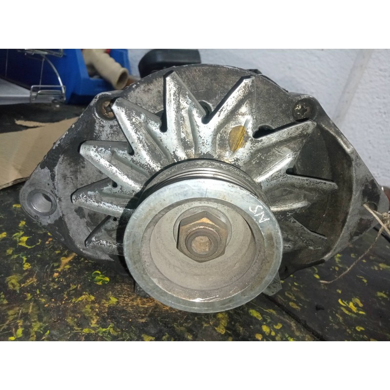 Recambio de alternador para lancia delta 1.9 turbodiesel cat referencia OEM IAM 0120469939 90AH - BOSCH POLEA.FIJA - 5.CANALES