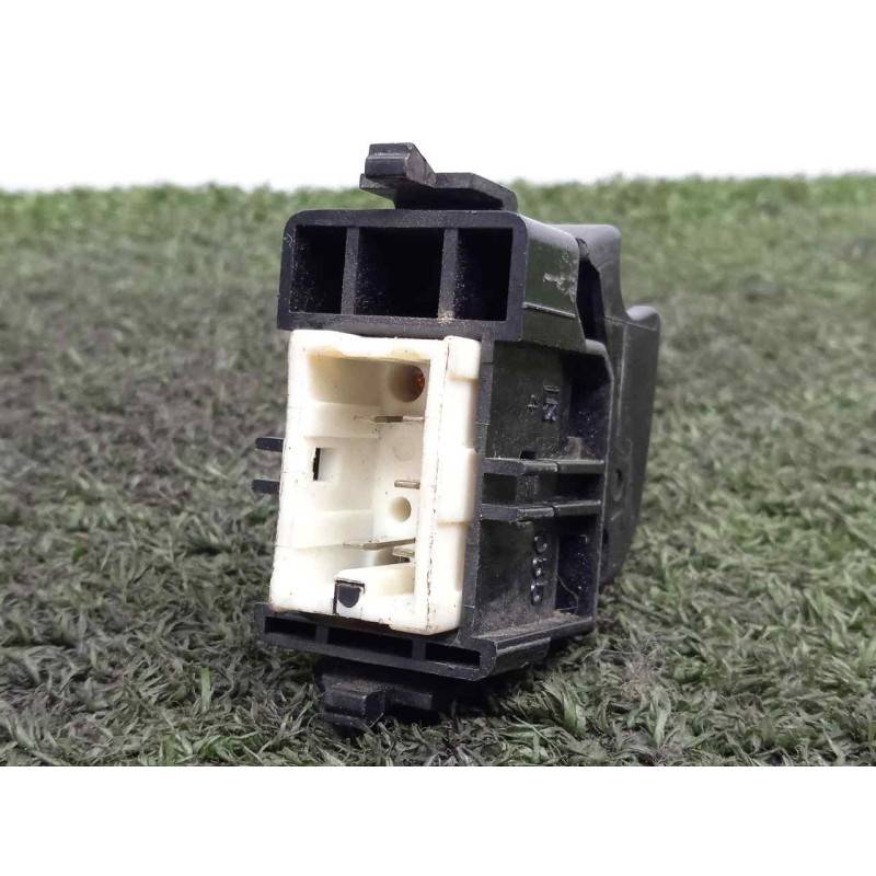 Recambio de mando elevalunas delantero derecho para toyota corolla 1.6 g referencia OEM IAM   