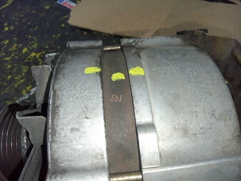 Recambio de alternador para lancia delta 1.9 turbodiesel cat referencia OEM IAM 0120469939 90AH - BOSCH POLEA.FIJA - 5.CANALES