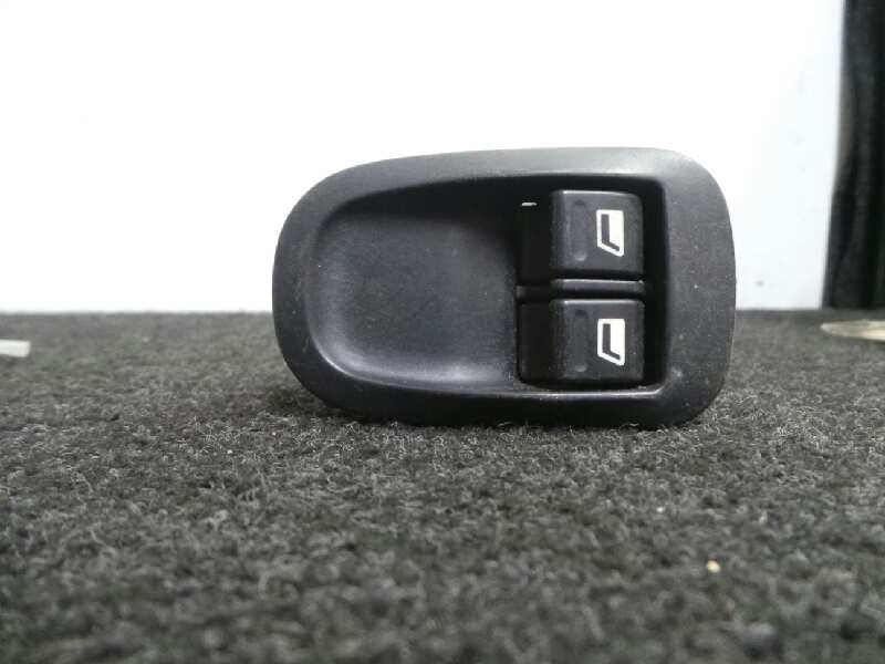 Recambio de mando elevalunas delantero izquierdo para peugeot 206 berlina 1.4 referencia OEM IAM   6 PINES