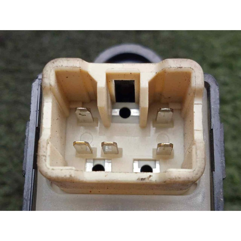 Recambio de mando elevalunas delantero derecho para hyundai atos (mx) 1.0 cat referencia OEM IAM S2LH215S31D-9358006000  