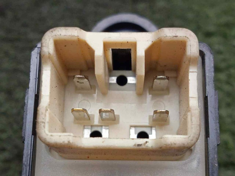 Recambio de mando elevalunas delantero derecho para hyundai atos (mx) 1.0 cat referencia OEM IAM S2LH215S31D-9358006000  