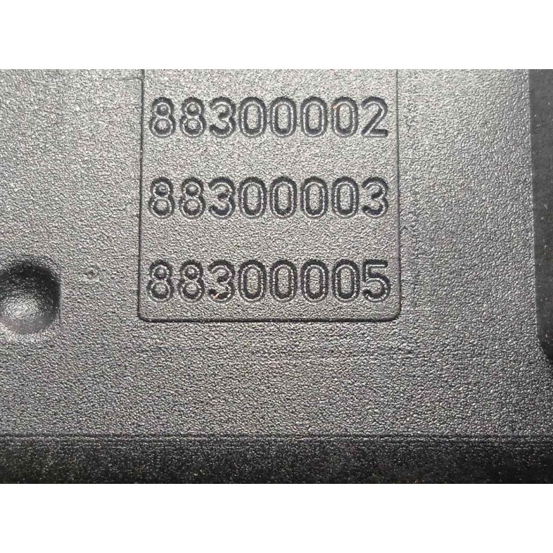 Recambio de warning para renault megane iii berlina 5 p 1.6 16v referencia OEM IAM 88300005  