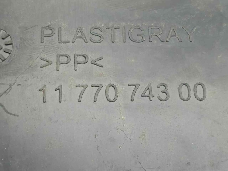 Recambio de moldura para peugeot satelis ii 125 referencia OEM IAM 1177074300 CAJA BATERIA 