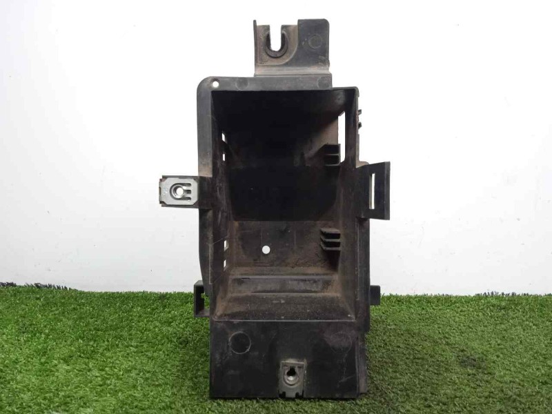 Recambio de moldura para peugeot satelis ii 125 referencia OEM IAM 1177074300 CAJA BATERIA 