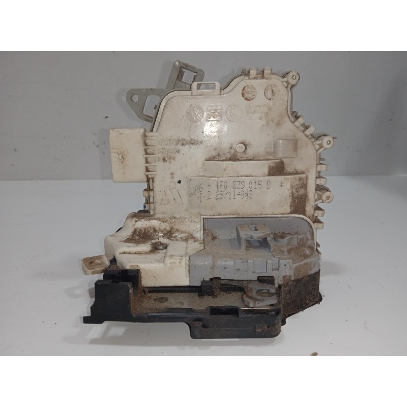 Recambio de cerradura puerta trasera izquierda para seat leon (1p1) 1.2 tsi referencia OEM IAM 1P0839015D  