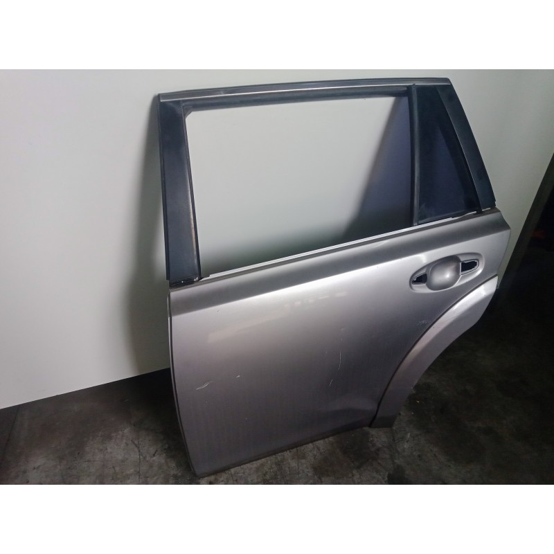 Recambio de puerta trasera izquierda para subaru legacy kombi/outback b14 2.0 diesel cat referencia OEM IAM   