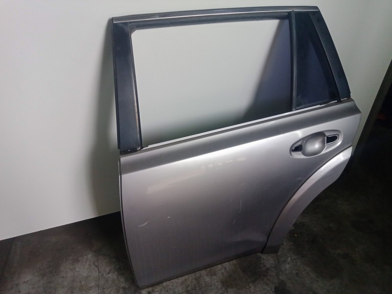 Recambio de puerta trasera izquierda para subaru legacy kombi/outback b14 2.0 diesel cat referencia OEM IAM   