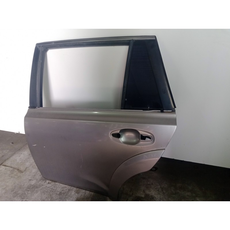 Recambio de puerta trasera izquierda para subaru legacy kombi/outback b14 2.0 diesel cat referencia OEM IAM   