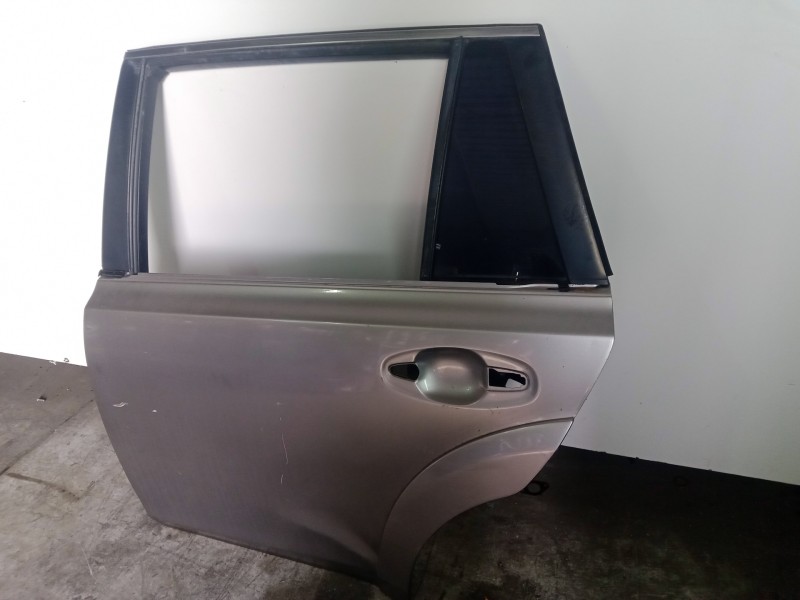 Recambio de puerta trasera izquierda para subaru legacy kombi/outback b14 2.0 diesel cat referencia OEM IAM   