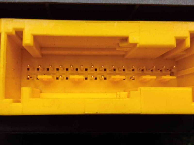 Recambio de centralita airbag para dacia sandero 1.5 dci diesel cat referencia OEM IAM 8201002828-28404796003  