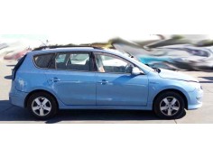 Recambio de puerta delantera derecha para hyundai i30cw 1.6 crdi cat referencia OEM IAM  AZUL 