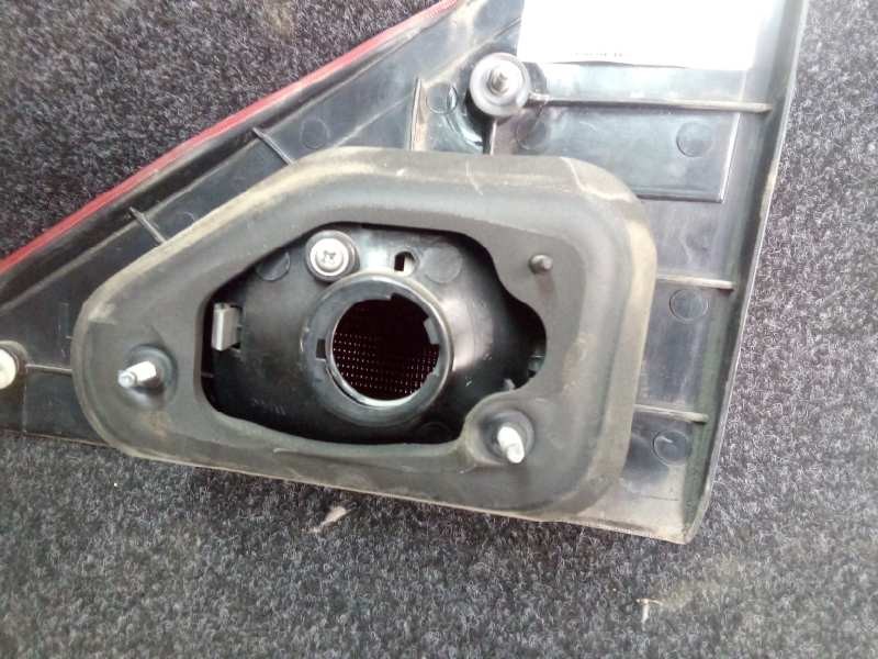 Recambio de piloto trasero izquierdo para ssangyong rodius 2.7 turbodiesel cat referencia OEM IAM  INTERIOR BLANCO