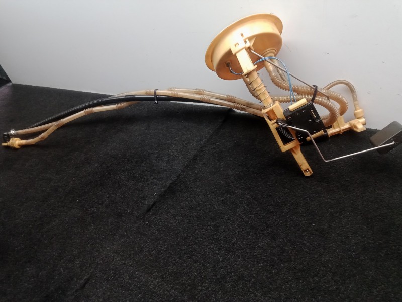 Recambio de aforador para bmw serie 1 berlina (e81/e87) 2.0 turbodiesel cat referencia OEM IAM REF:09270801  MEDIDOR.GASOIL