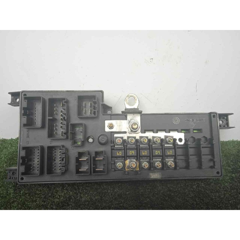 Recambio de caja reles / fusibles para volvo xc70 2.4 diesel cat referencia OEM IAM 8678449-518828017  