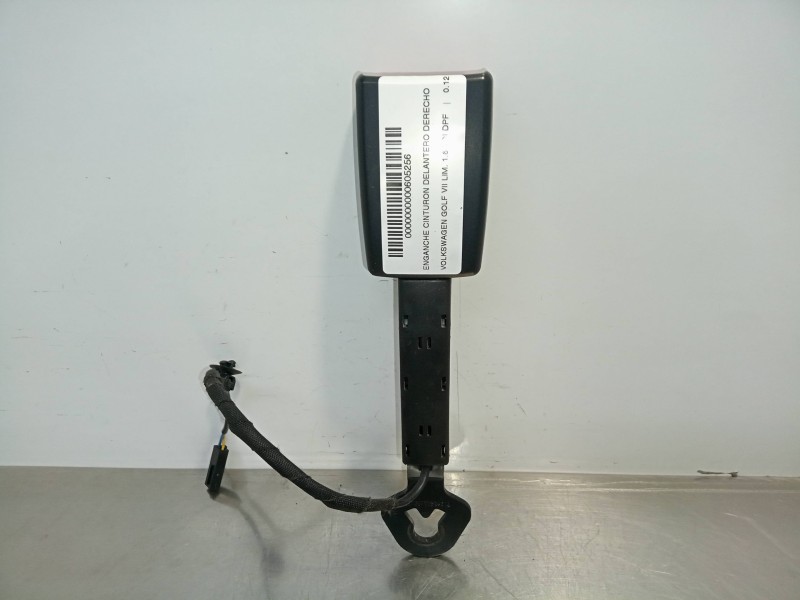 Recambio de enganche cinturon delantero derecho para volkswagen golf vii lim. 1.6 tdi dpf referencia OEM IAM 5G4857756B  
