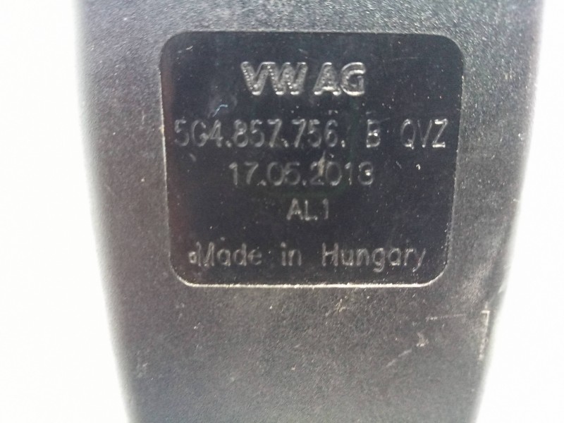 Recambio de enganche cinturon delantero derecho para volkswagen golf vii lim. 1.6 tdi dpf referencia OEM IAM 5G4857756B  