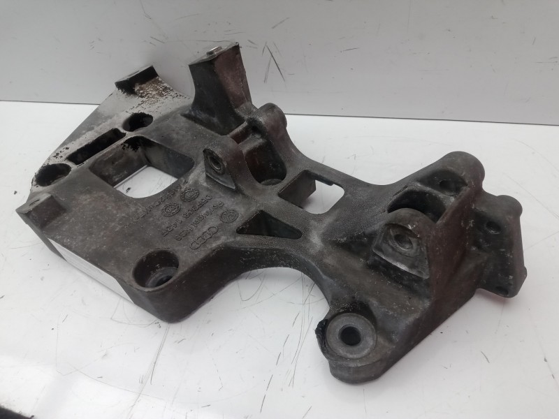 Recambio de soporte alternador para skoda octavia berlina (1z3) 1.6 referencia OEM IAM 06F903143F  