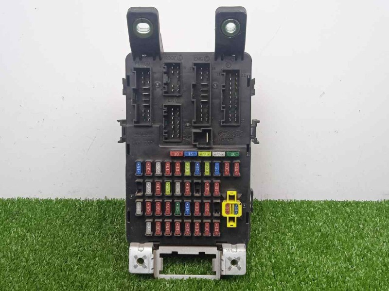 Recambio de caja reles / fusibles para kia rio 1.4 cat referencia OEM IAM 919501G0100A  