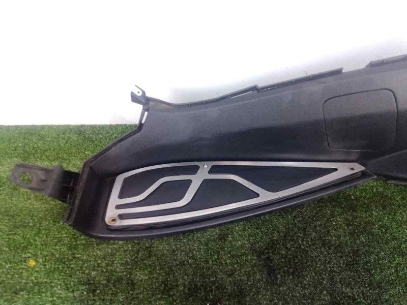 Recambio de carenado izquierdo para peugeot satelis ii 125 referencia OEM IAM 1178081800  