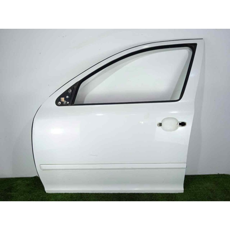 Recambio de puerta delantera izquierda para skoda octavia berlina (1z3) 1.6 referencia OEM IAM   BLANCO