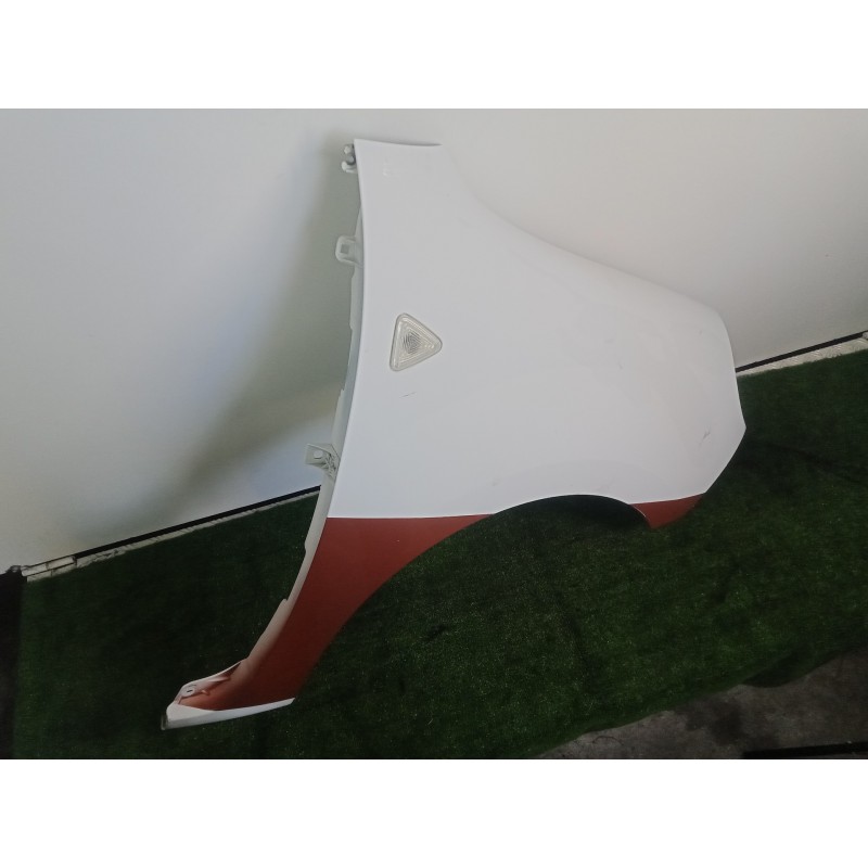 Recambio de aleta delantera derecha para renault kangoo 1.5 dci diesel cat referencia OEM IAM   