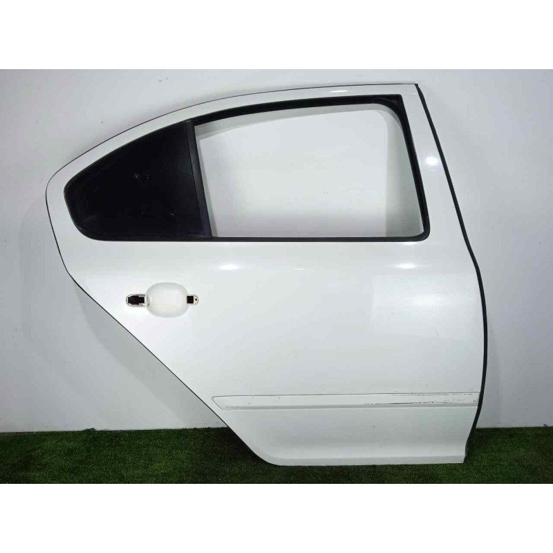 Recambio de puerta trasera derecha para skoda octavia berlina (1z3) 1.6 referencia OEM IAM   BLANCO