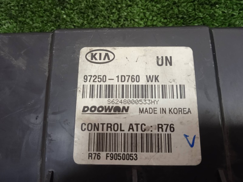 Recambio de mando climatizador para kia carens (un) 2.0 crdi referencia OEM IAM 972501D760WK  R76F9050053