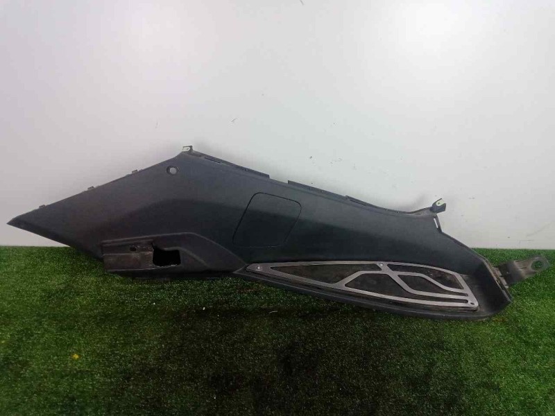 Recambio de carenado derecho para peugeot satelis ii 125 referencia OEM IAM 1178081900  
