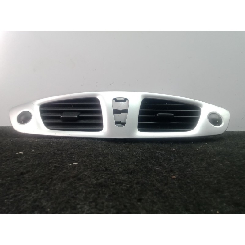 Recambio de aireador delantero central para renault scenic iii 1.5 dci diesel fap referencia OEM IAM 682600031R-1019250  