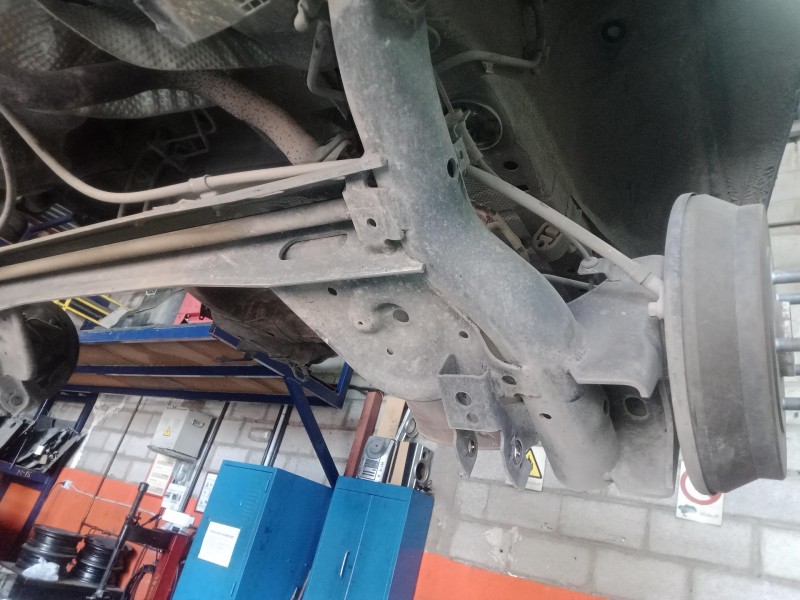 Recambio de puente trasero para nissan juke (f15) 1.2 16v cat referencia OEM IAM   