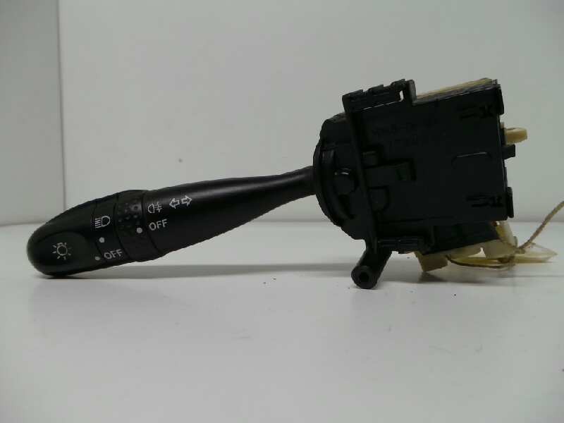 Recambio de mando intermitentes para toyota yaris (ncp1/nlp1/scp1) 1.3 cat referencia OEM IAM 1736482  