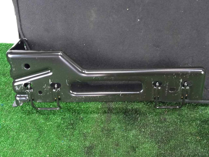 Recambio de asientos trasero izquierdo para land rover evoque 2.2 td4 cat referencia OEM IAM SINREFERENCIA CUERO RESPALDO.DOBLE