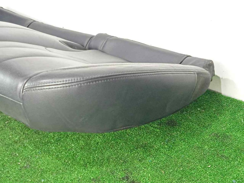 Recambio de asientos traseros para land rover evoque 2.2 td4 cat referencia OEM IAM SINREFERENCIA CUERO CULO