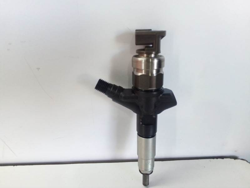 Recambio de inyector para subaru forester s12 2.0 diesel cat referencia OEM IAM 16613AA020-7890  