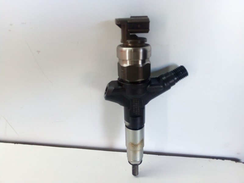 Recambio de inyector para subaru forester s12 2.0 diesel cat referencia OEM IAM 16613AA020-7890  