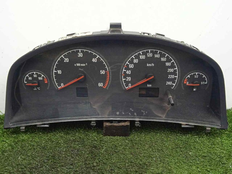 Recambio de cuadro instrumentos para opel vectra c berlina 2.0 dti referencia OEM IAM 93182062 VECTRA.C 