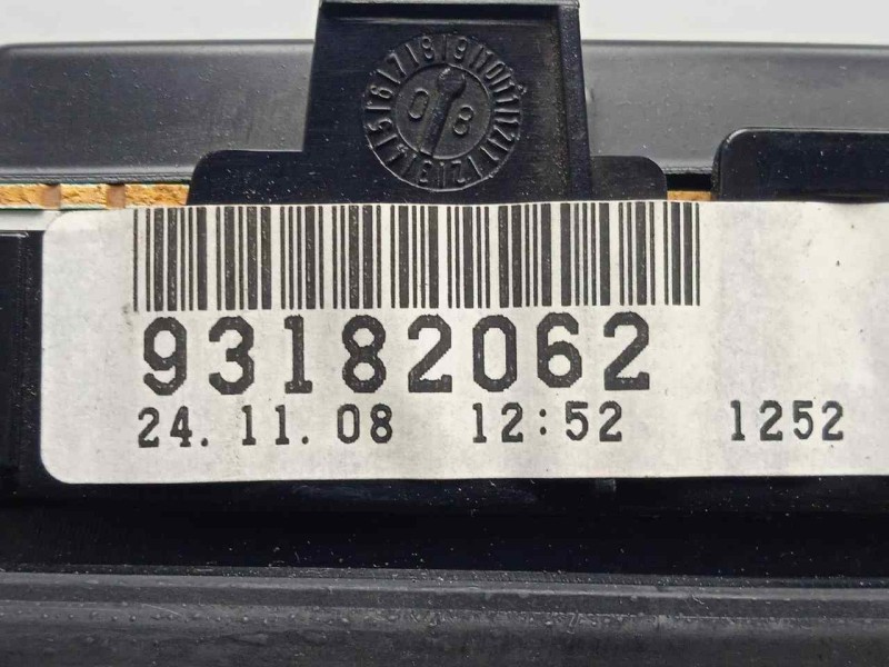 Recambio de cuadro instrumentos para opel vectra c berlina 2.0 dti referencia OEM IAM 93182062 VECTRA.C 