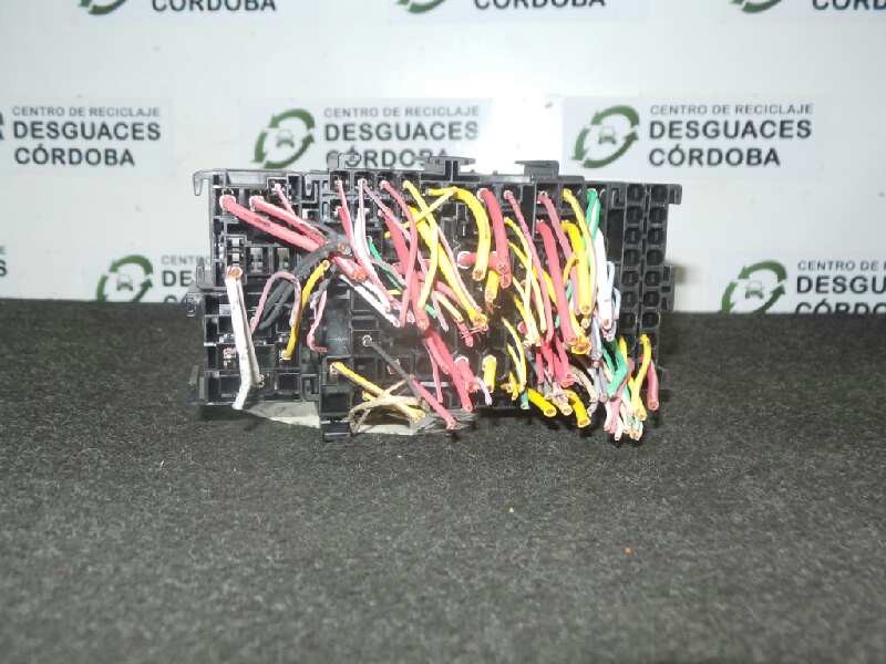 Recambio de caja reles / fusibles para dacia sandero stepway referencia OEM IAM   