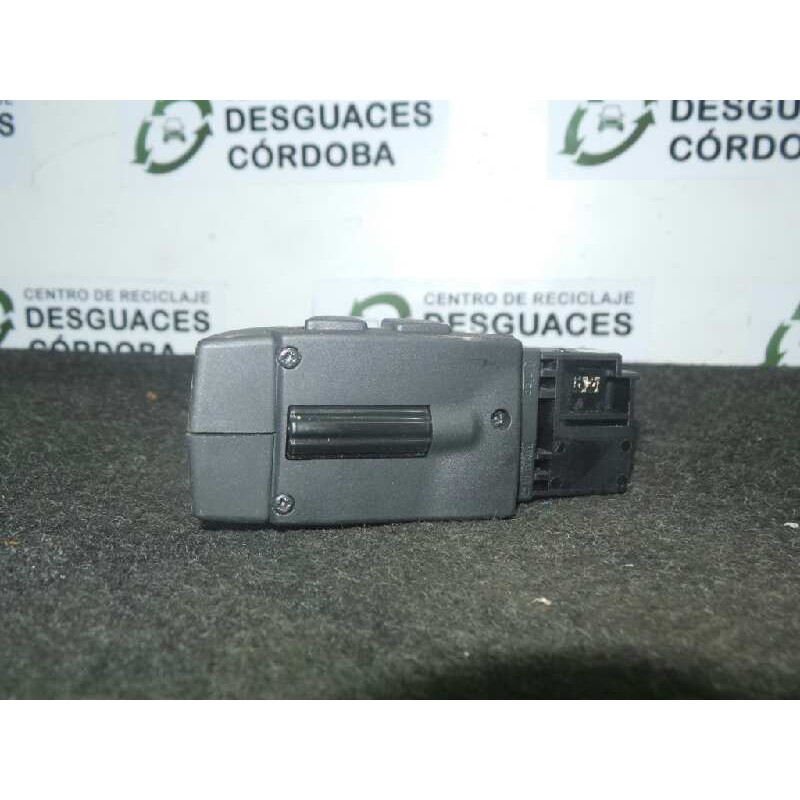 Recambio de mando volante para dacia sandero stepway referencia OEM IAM 255522448R-344422023GB 6.PINES BOTON.VOLUMEN