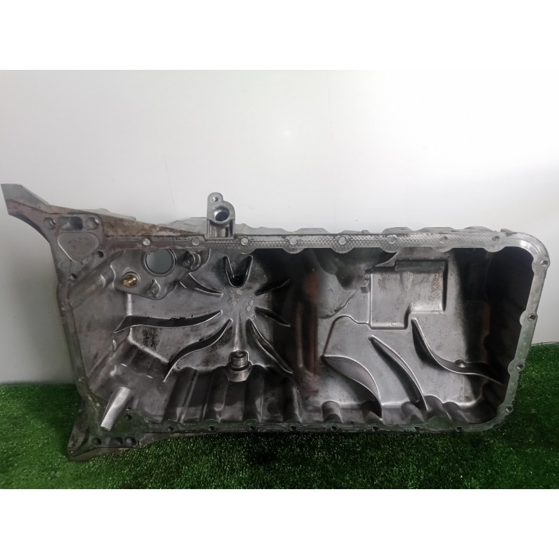 Recambio de carter para mercedes-benz clase c (w204) berlina 2.2 cdi cat referencia OEM IAM R6460142102  